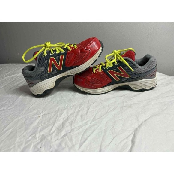 New Balance red and neon jr running shoes size 4 - Picture 1 of 6
